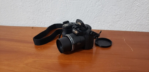 Cámara Fujifilm Finepix S1600 12mp 15x (incluye Tripié)