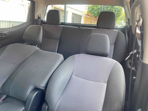 Nissan Np300 Frontier Gasolina 4x2 Con Aire Acondicionado