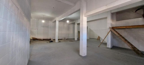 Imagen 13 de 23 de Local De 225 M2 En Alquiler En Esquina, Con Doble Entrada, En Dock Sud