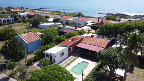 Venta De Casa Con 5 Dormitorios En Playa Grande, Piriápolis (ref: Iea-1961)