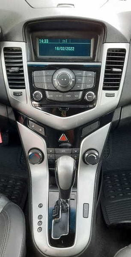 Imagem 12 de 15 de Cruze Lt Sedan Automático 1.8 2016