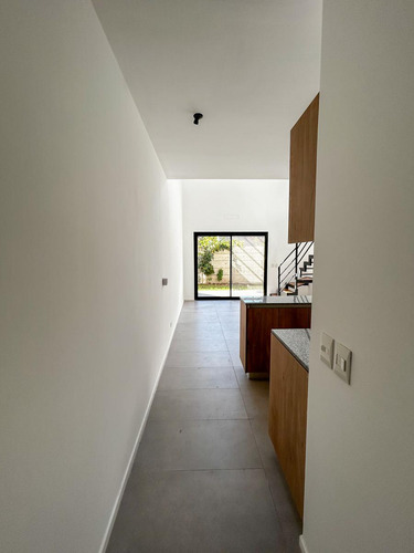 Duplex En Venta, 2 Ambientes, Escobar Centro, Belen De Escobar, Gba Norte