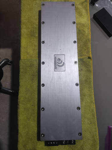Amplificador Massive Audio Primo D 8000 4000w 0.5 Ohms Plateado (Usado)