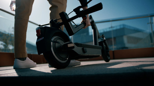 Scooter Eléctrico Yadea Ks6 Pro Color Gris con Negro