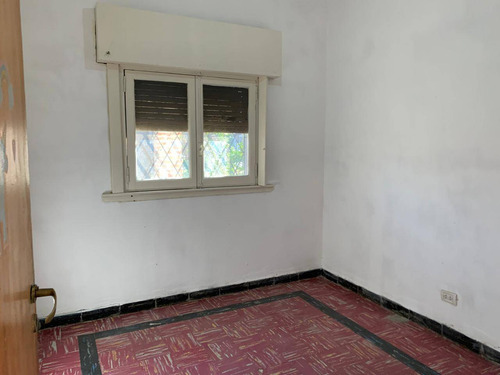 Casa 2 Dormitorios Banfield Con Cochera