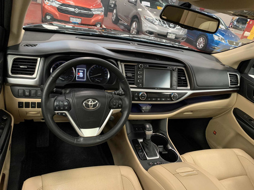Imagen 10 de 15 de Toyota Highlander 3.5 Premium V6 Aut Ac Qcp 2015
