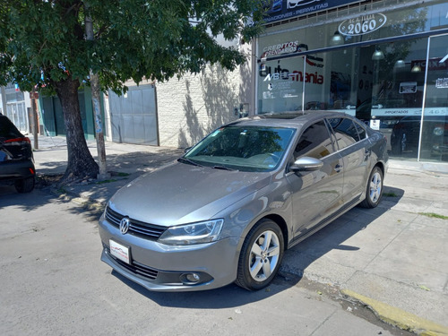 Volkswagen Vento 2.5 Luxury 170cv