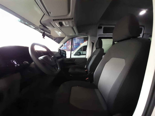Imagen 9 de 15 de Volkswagen Crafter 2019 5p L4/2.0/tdi Man Lwb 19/pas C/e 3.