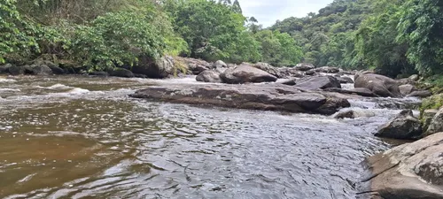 Casa Sítio Com Três Suítes À Beira Rio Macaé Perto De Lumiar