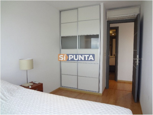 Imagen 8 de 16 de Apartamento De 3 Dormitorios Y Dependencia, Playa Mansa