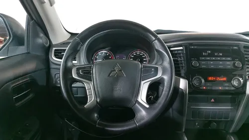 Mitsubishi L200 2.4 GLX GASOLINA