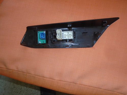 Vendo Boton De Subir Vidrio Del. Derecho De Toyota Rav4 2016