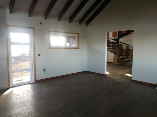 Parcela Con Casa Nueva 6 Dorm. Y 3 Baños En Venta, Huiscapi