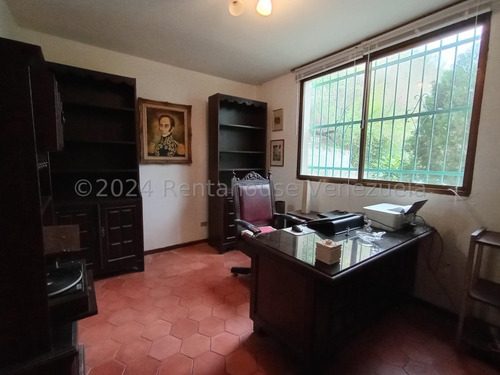 En Venta Hermosa Casa Con Anexo Y Amplio Jardín En Santa Paula