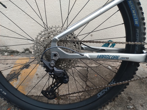 Bicicleta Hardcore Comp R, Tam M, 23/24 Prata M (Usado)