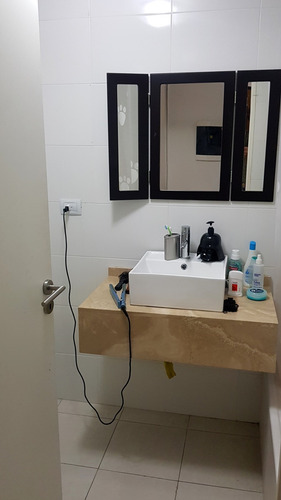 Imagen 12 de 14 de Vera Al 900, Villa Crespo. Monoambiente Divisible. Contrafrente. Muy Moderno. Balcón Con Vista Abierta. Superficie 39 M2. Piso 4. Muy Luminoso. Casi Nuevo. Baño Completo. Yacuzzi. Parrilla. Solarium