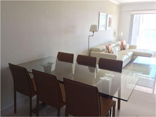 Apartamento En Venta De 2 Dormitorios En Playa Mansa