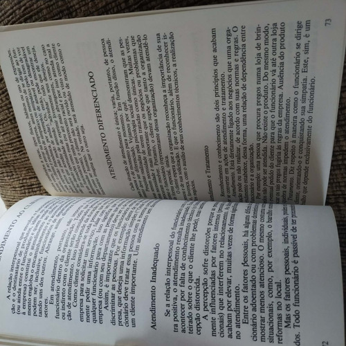 Livro Atendimento Ao Cliente , Nanci Capel - 4 C