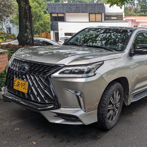 Lexus LX 5.7 570