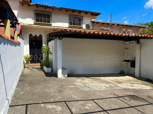 Preciosa Casa En Urbanización San Luis