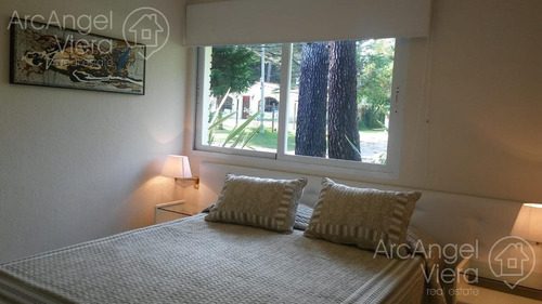 Casa Con Piscina En Playa Mansa - Punta Del Este