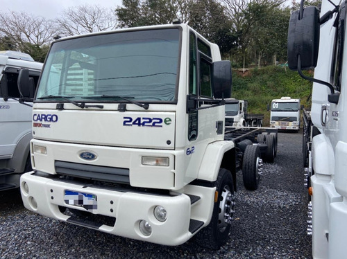 Imagem 2 de 12 de Ford Cargo 2422 8x2 Chassi Bx Km Fs Caminhoes