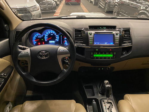 Toyota Hilux HILUX SW4 SRV D4-D 4X4 3.0 TDI DIES. AUT