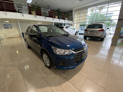 Imagen 2 de 15 de Chevrolet Onix 2021 1.0 Ls Mt