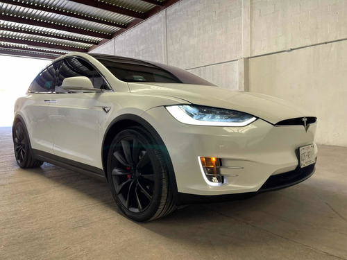 Imagen 2 de 13 de Tesla