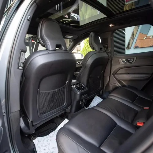 Volvo XC60 T5 awd momentum 2.0