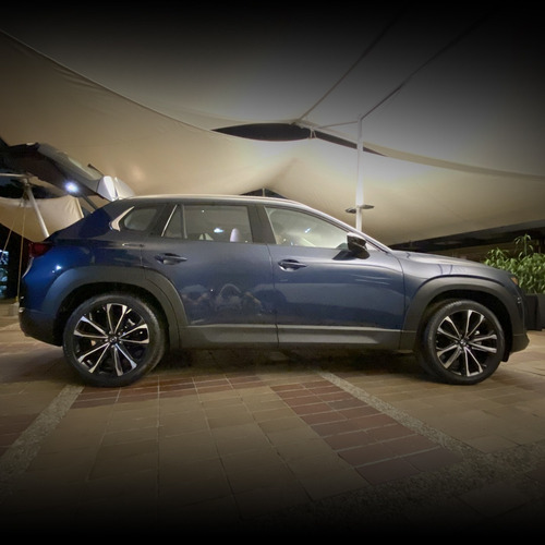 Imagen 8 de 20 de Mazda Cx50 Grand Touring Lx Azul