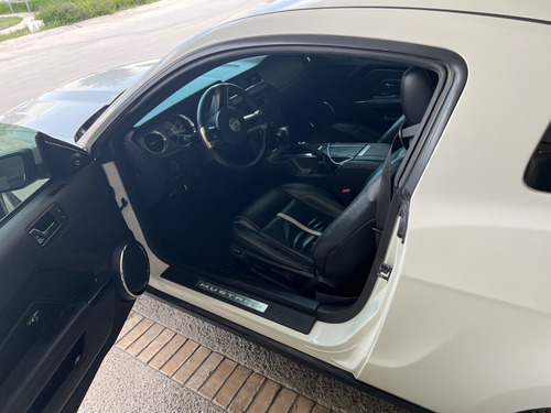 Mustang V8 - 220mil Pesos