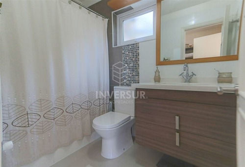 Casa En Venta De 4 Dormitorios En Puerto Varas