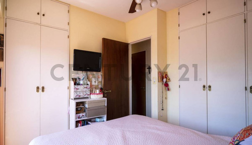 Venta Departamento 4 Amb. Con Balcón Terraza.