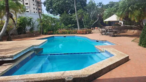 Casa Urb. Costa Azul Qc