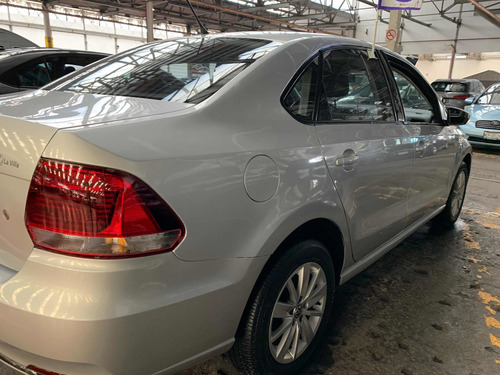 Imagen 4 de 12 de Volkswagen Vento 1.6 Comfortline Aut Ac 2016