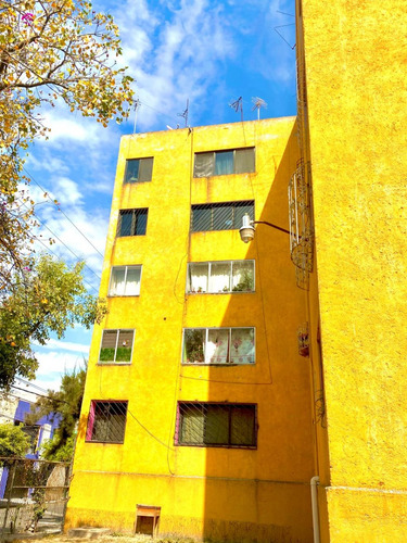 Depa En Venta, Felipe Angeles 22, Col. Jardin De Los Reyes, La Paz, Edo. Méx.