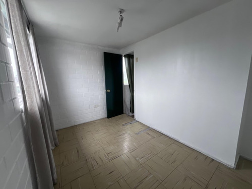 En Arriendo Casa Con Excelente Ubicación. 2d-1b. La Islita