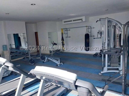 Rz Vende ¡tu Oasis Urbano Te Espera! Relájate En Este Tranquilo Apartamento Con Balcón Privado Y Disfruta De La Comodidad En Medio De La Ciudad. ¡no Dejes Pasar Esta Joya! 25-1511