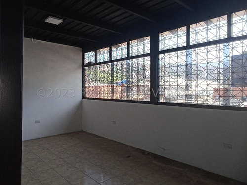 Edificios En Alquiler Mls #24-6186