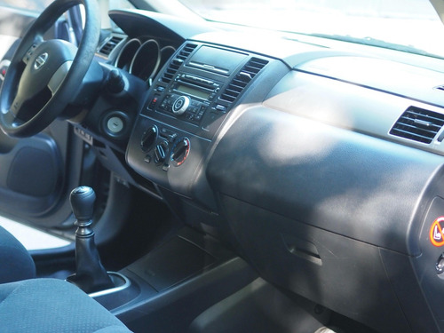 Nissan Tiida 1.8 Visia