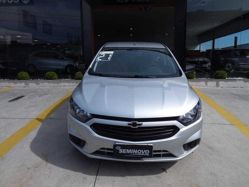 Imagem 3 de 12 de Chevrolet Onix Plus Joy Black
