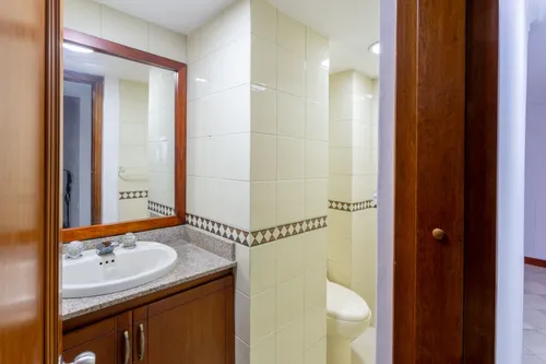 Apartamento En Venta En Conquistadores. Cod V21453
