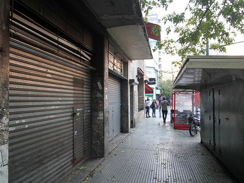 Flores, Sobre Rivadavia Con Salida A 2 Calles
