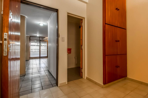 Oficina Impecable En Primer Piso De Edificio , Ideal Consultorio