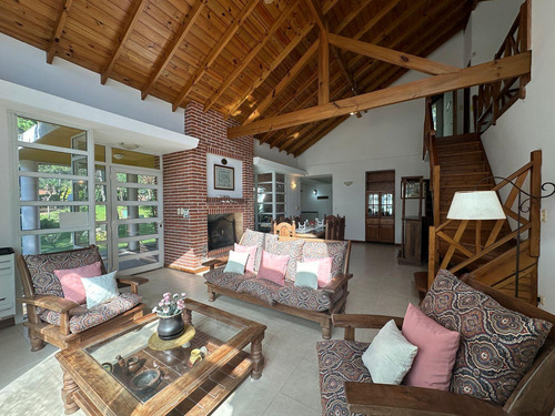 Casa En Venta 4 Dormitorios En Pinamar Norte, Oportunidad, Bosque