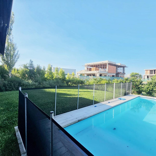 Casa En Los Castaños