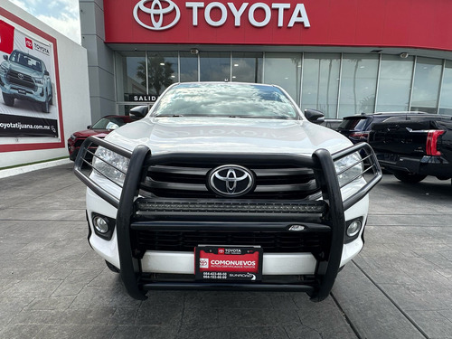 Toyota Hilux 2.7 Cabina Doble Sr Mt