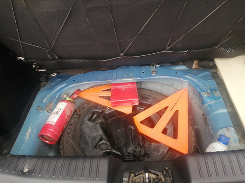Vehículo En Perfecto Estado Dispuesto A Toda Prueba.