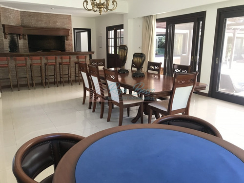 Casa En Golf, 6 Dormitorios *- Ref: 6099